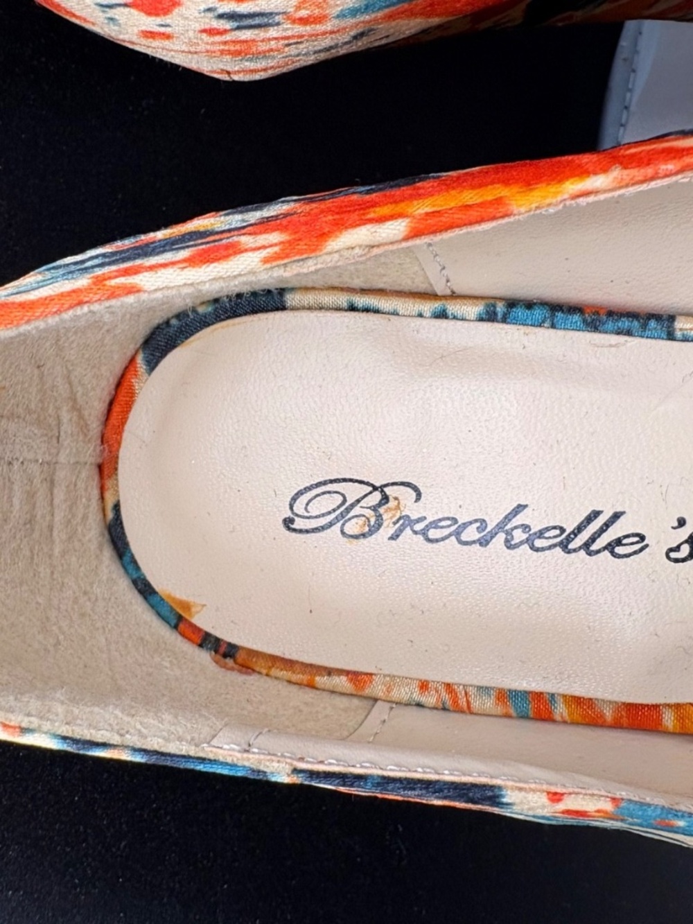 Breckelle's Platform Wedge Abstract Multicolor Fabric Women's Heels Size 9 - Picture 2 of 13
